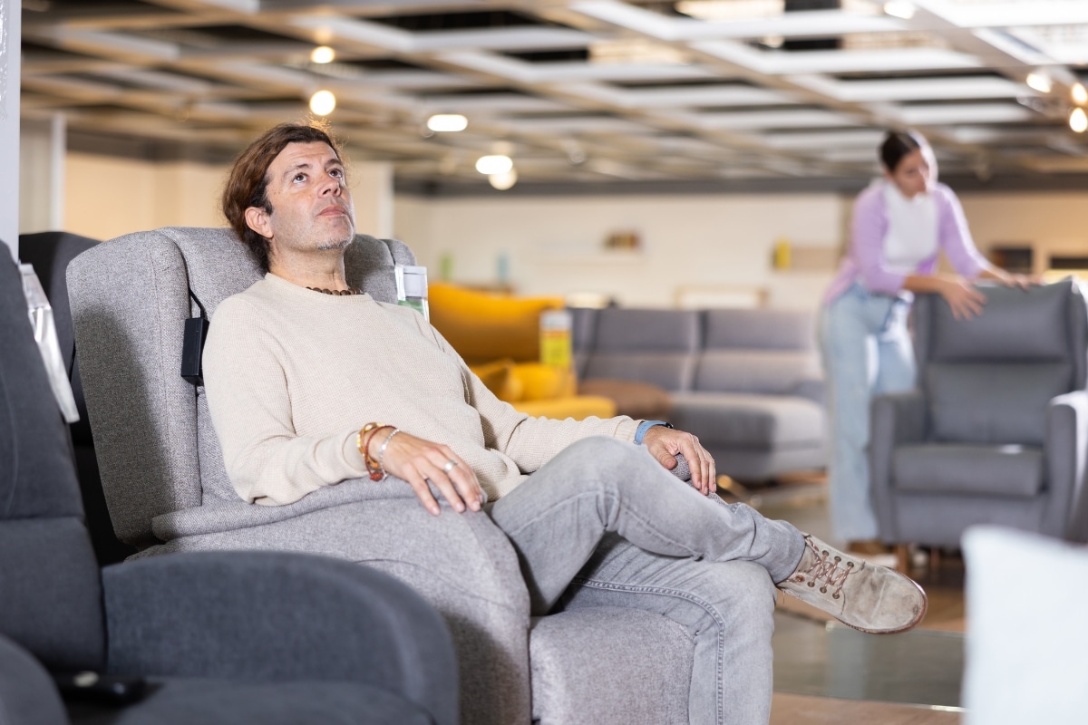 Featured image for “The Impact of Smart Ergonomic Chairs on Posture and Productivity in the Remote Workspace”
